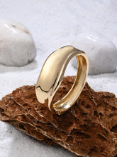 Molten Wave Sculpt Bangle – Gold