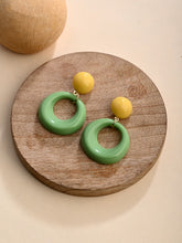 Meadow Green Swirl Earring