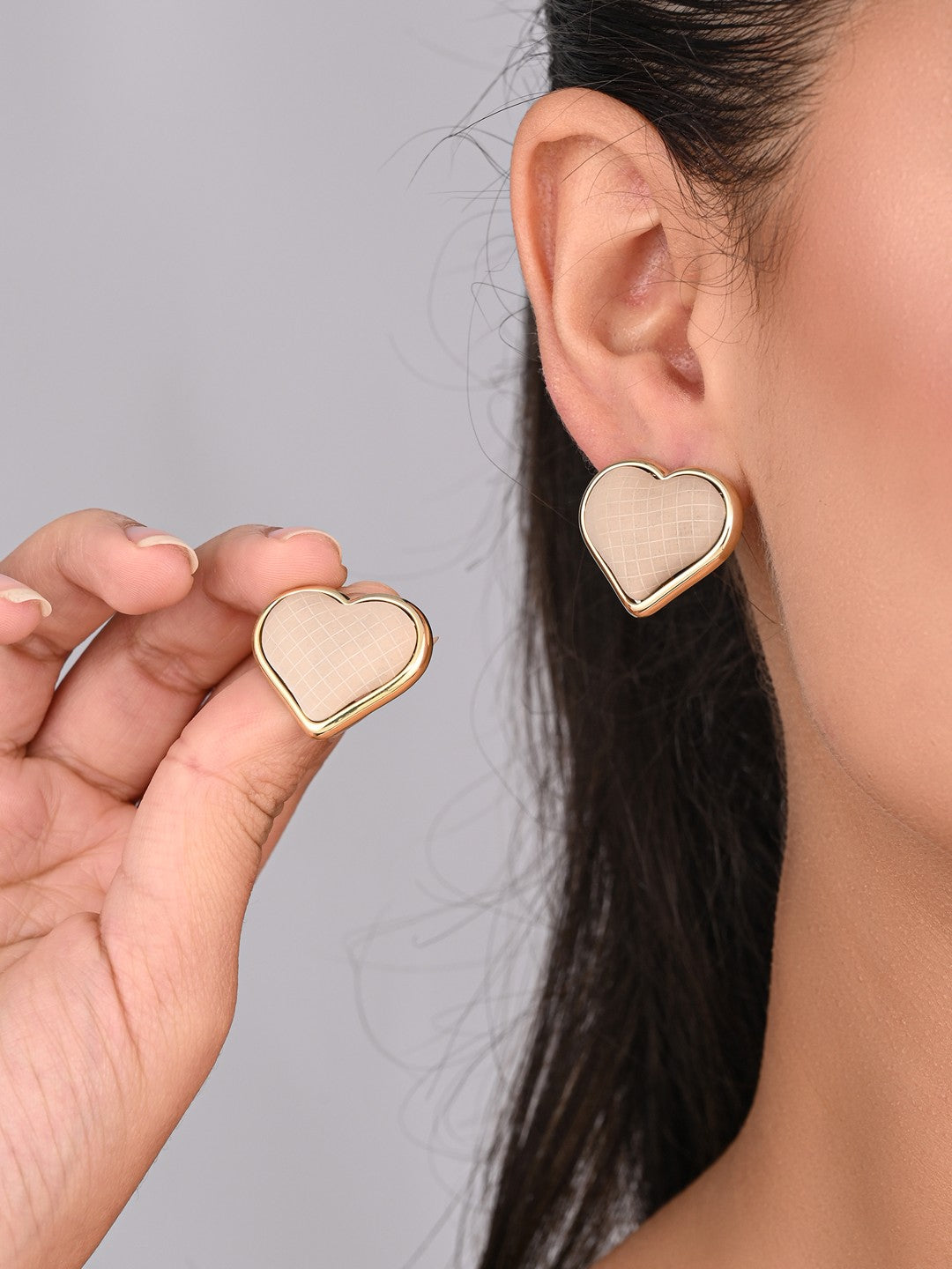 Amour Textured Heart Studs - Reenisaa