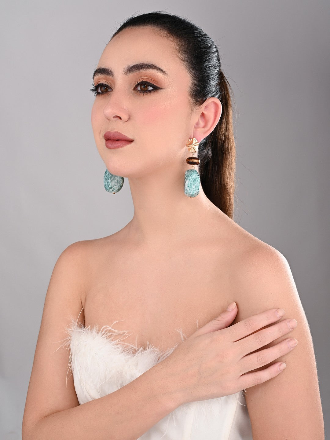 Emerald Aura Drop Earrings - Reenisaa