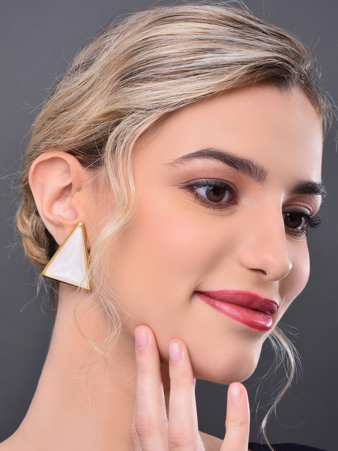 Enamel White Triangle Earring - Reenisaa