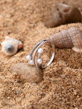 Trinity Pearl Crossover Ring – Silver