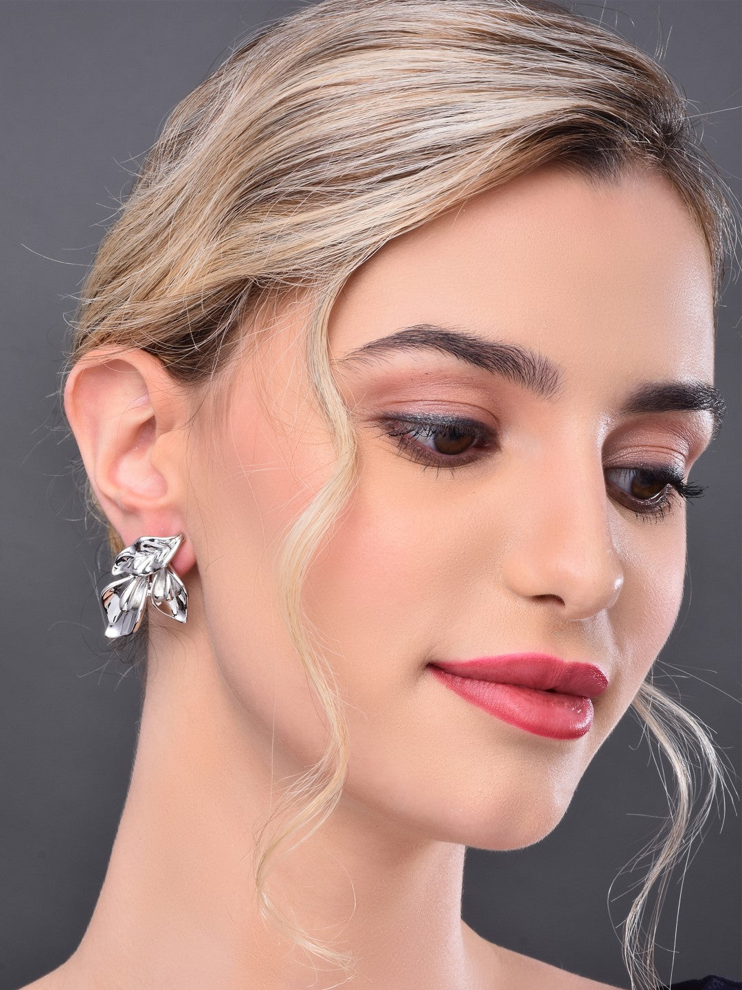 Silver Leaf Shape Earring - Reenisaa