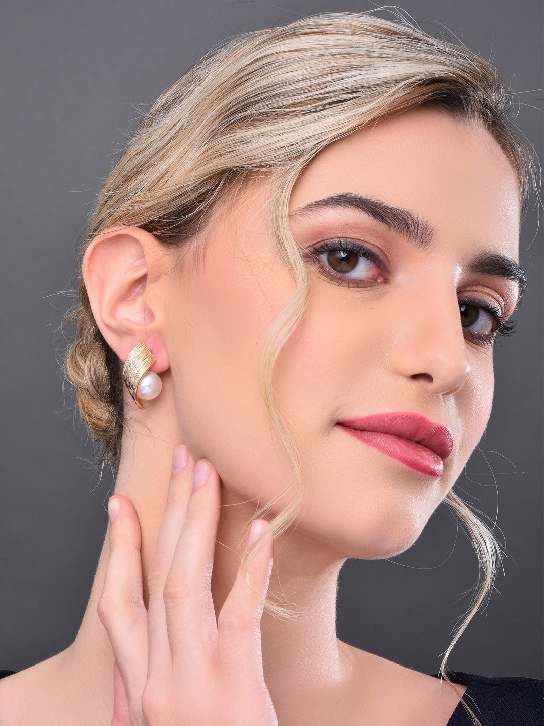Pearl Stud Earring - Reenisaa