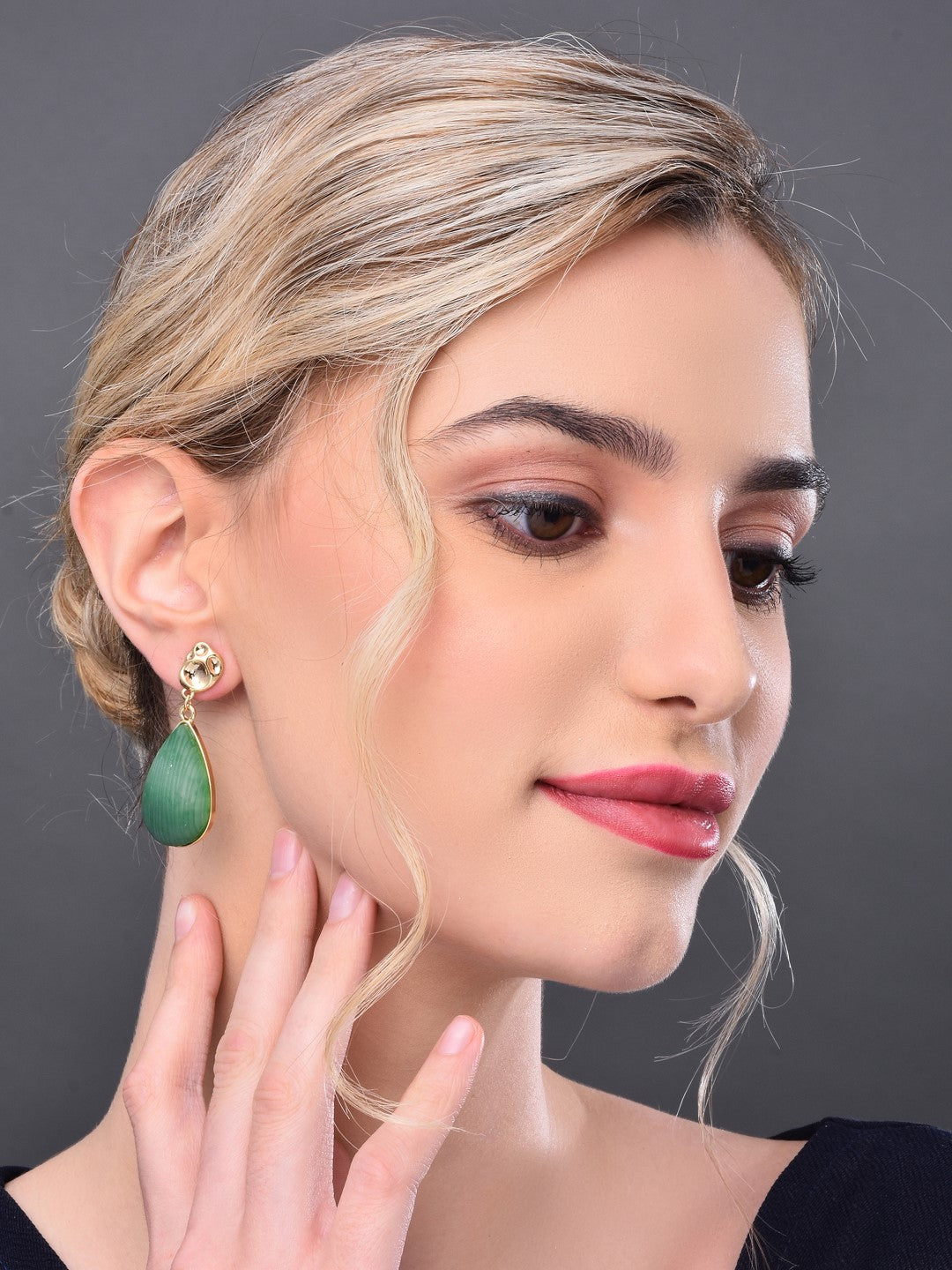 Green Resin Drop Earrings - Reenisaa