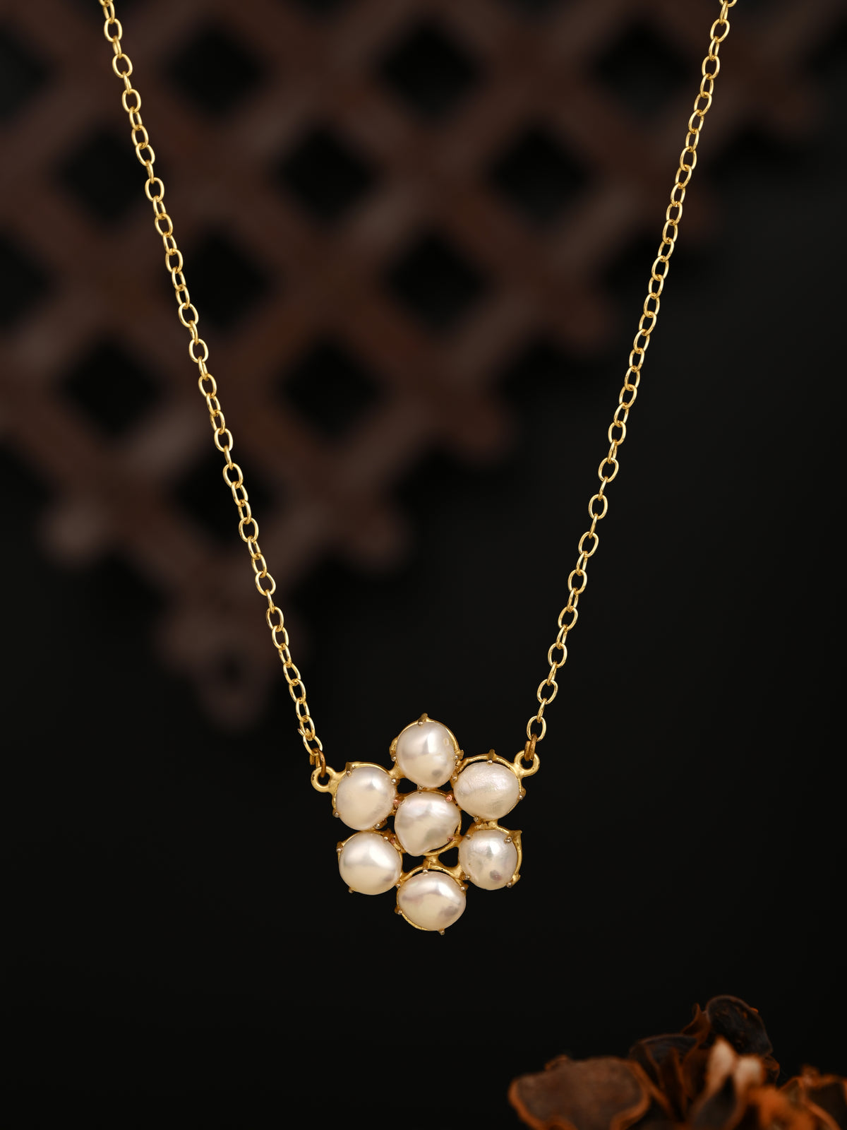 Pearl Bloom Pendant Necklace - Reenisaa