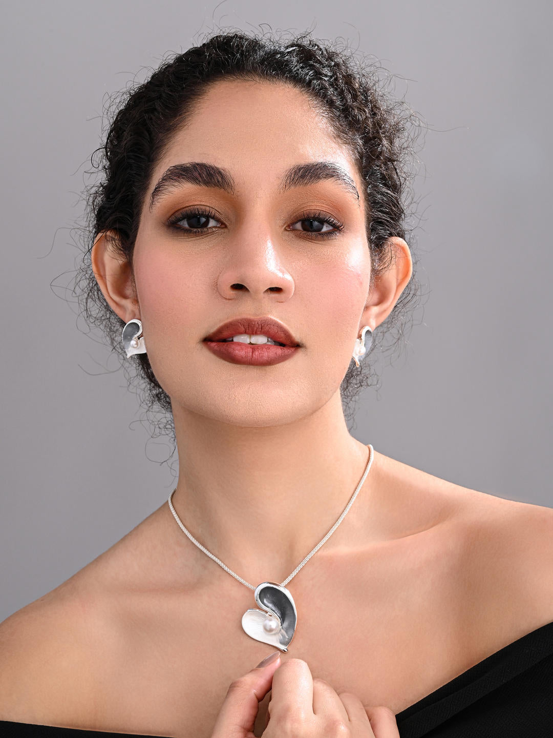 Silver Mist Heart Necklace Set - Reenisaa