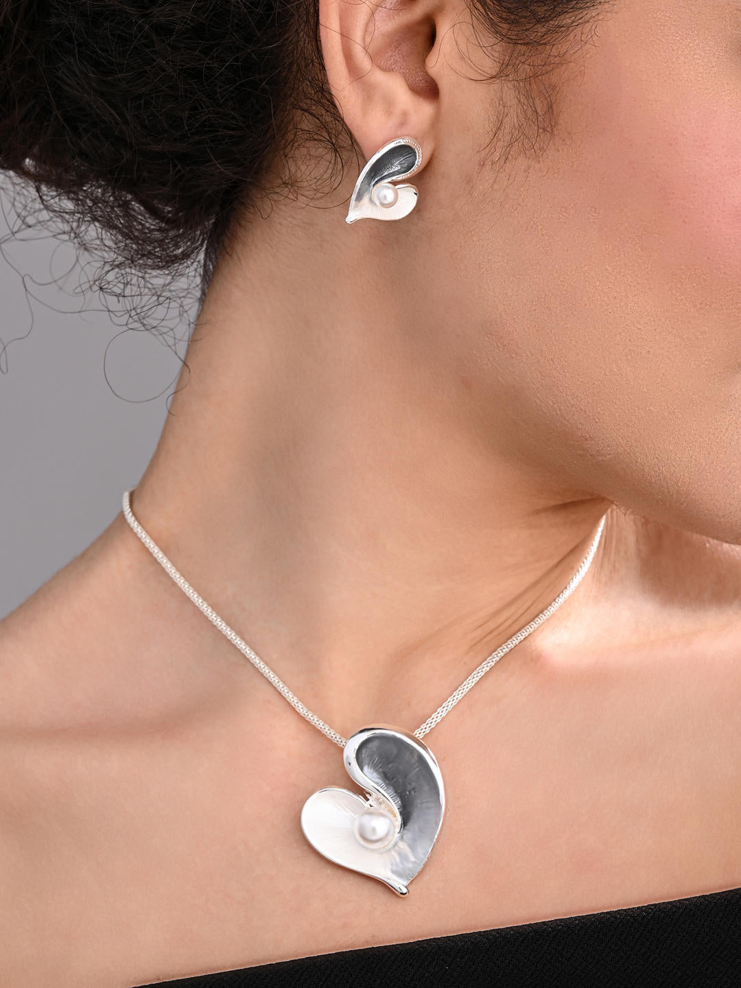 Silver Mist Heart Necklace Set - Reenisaa