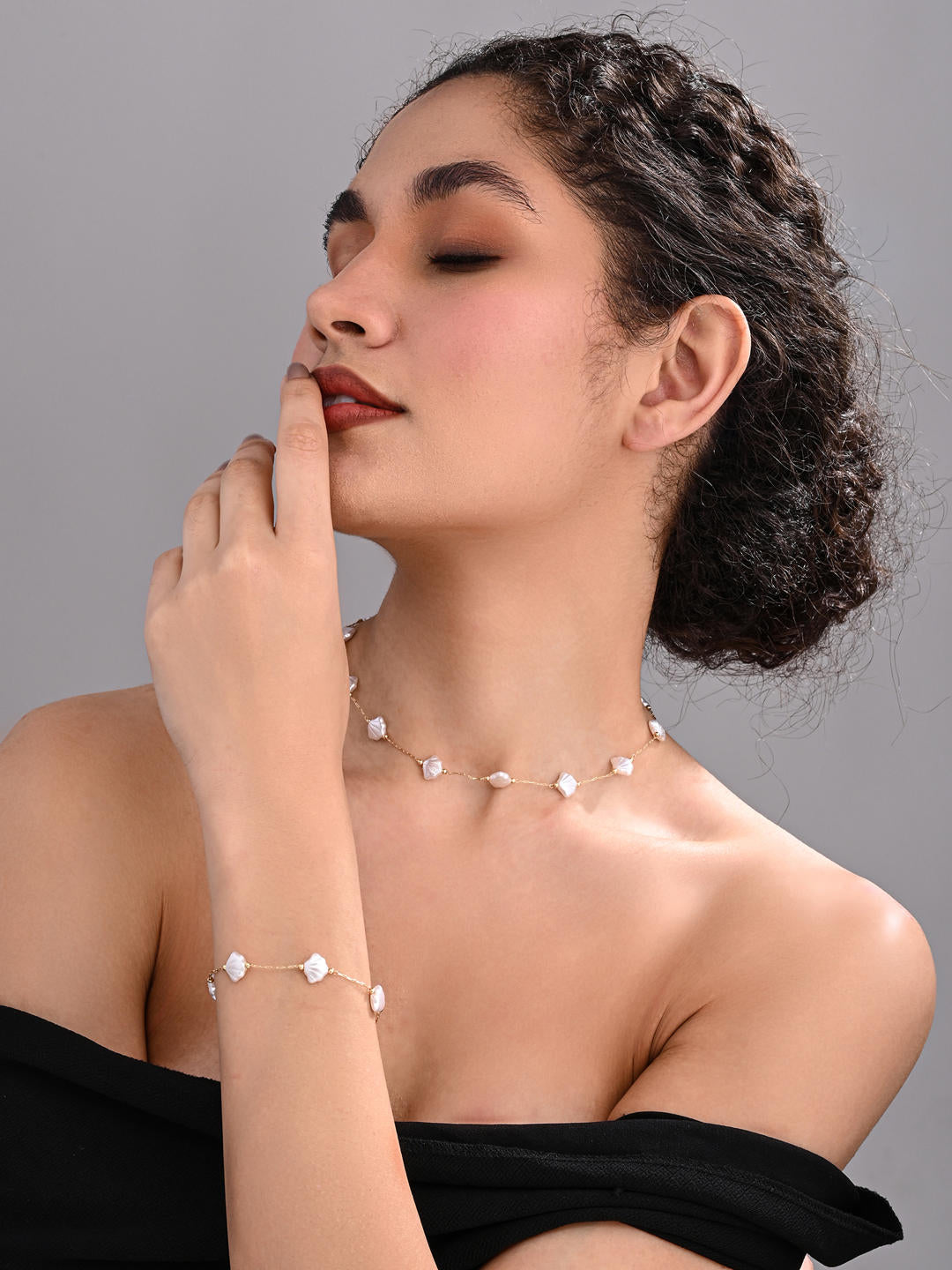 Pearl Reverie Necklace & Bracelet Set - Reenisaa