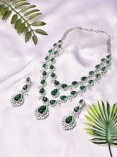 Emerald Embrace Necklace Set