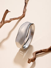 Molten Wave Sculpt Bangle – Silver