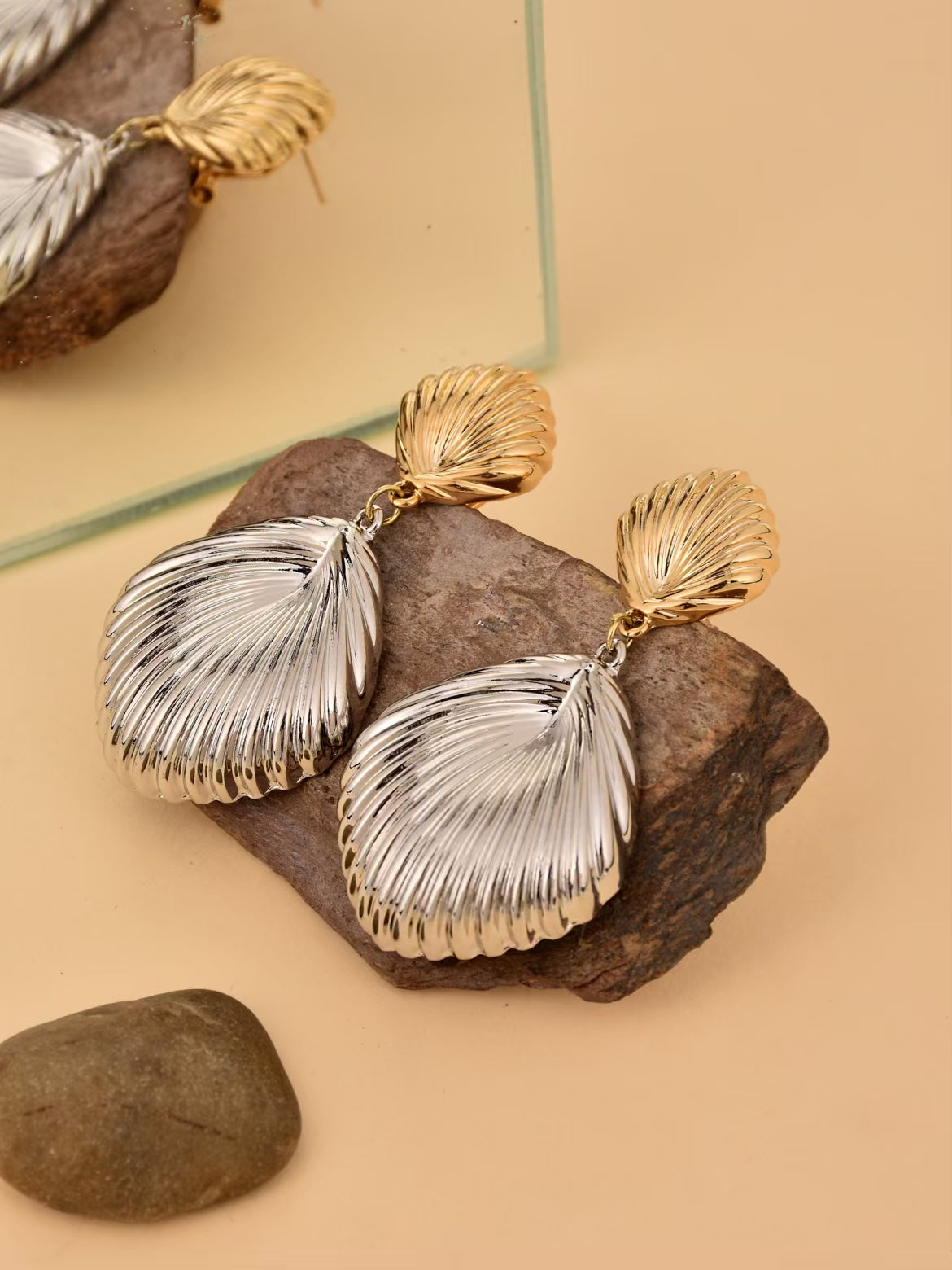 Two Tone Shell Drop Earring - Reenisaa