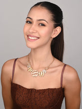 Golden Ripple Circle Necklace