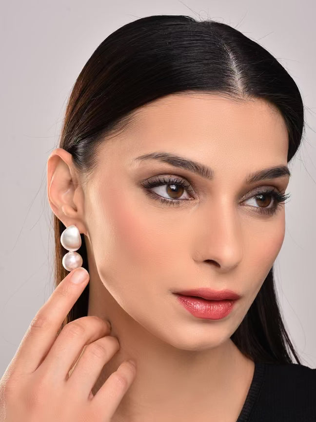 White Pearl Drop Earring - Reenisaa