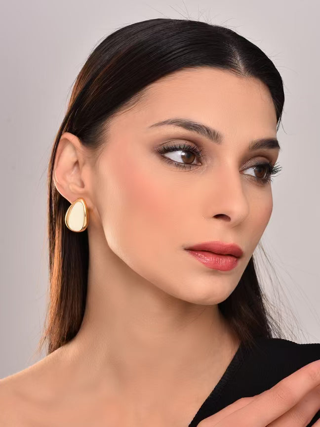 Pearl White Stud Earring - Reenisaa