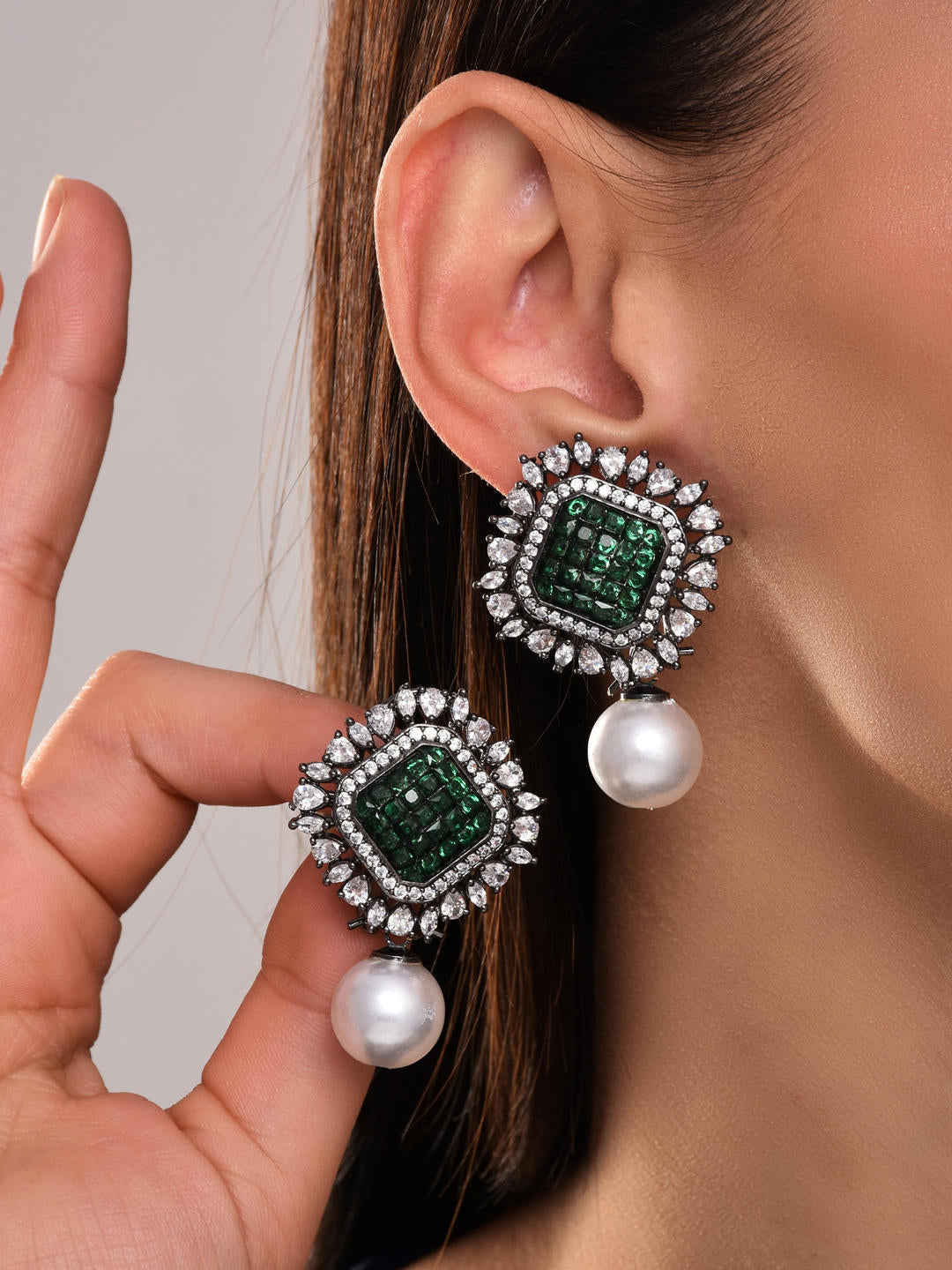 Emerald Pearl Drop earrings
