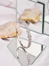 Bow Shaped Ad Stone Openable Bangle