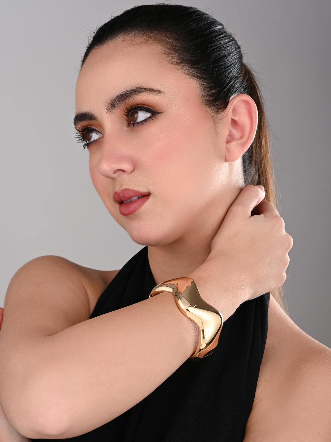Bold Wavy Gold Cuff Bracelet - Reenisaa