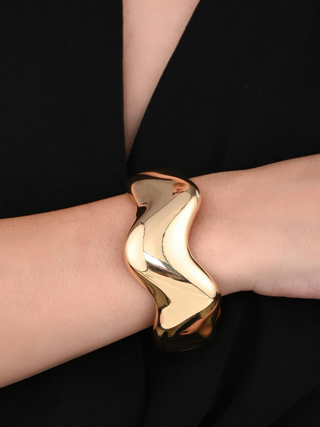 Bold Wavy Gold Cuff Bracelet - Reenisaa
