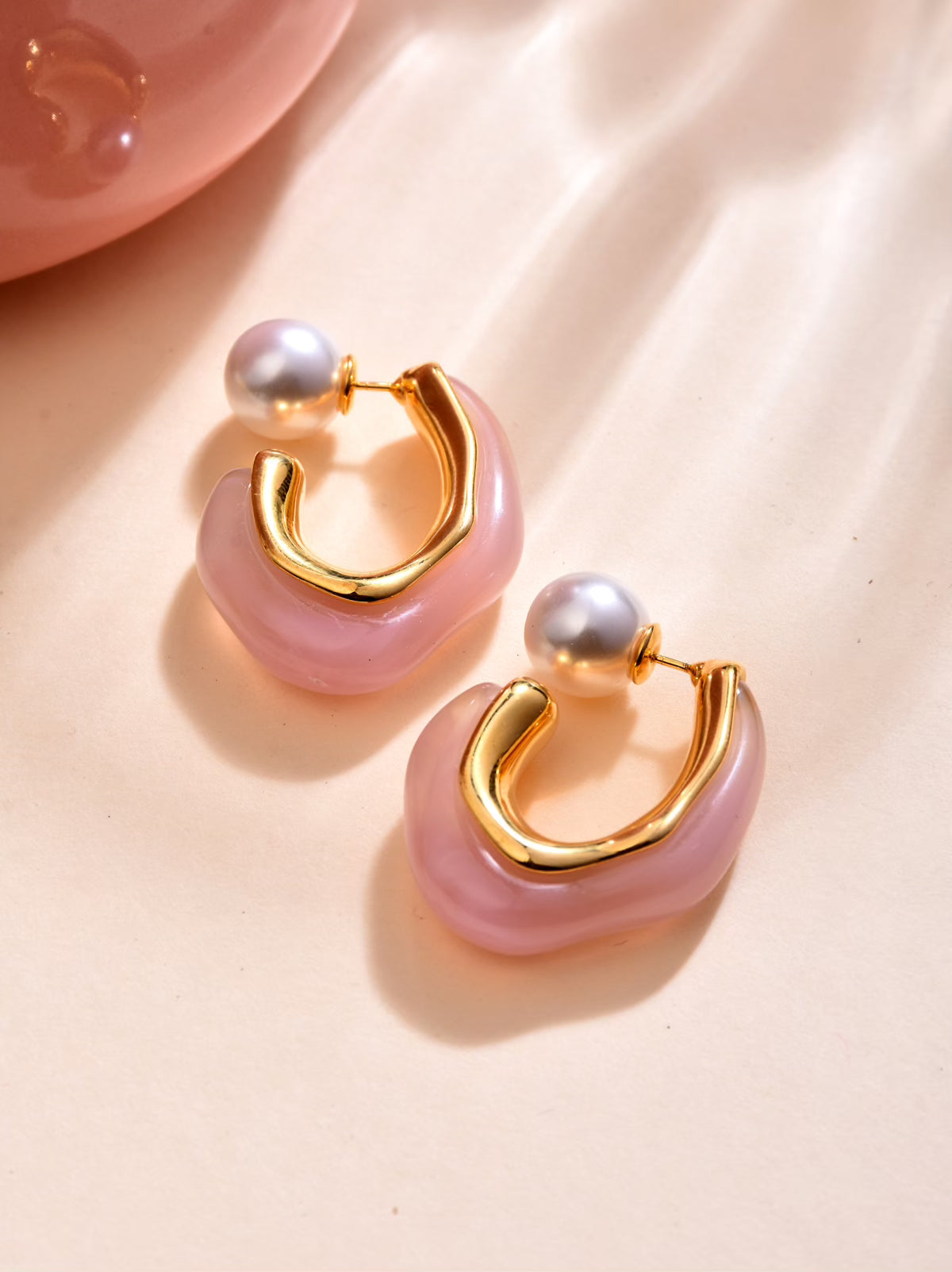 Pearl Curved Pink Hoop Earring - Reenisaa