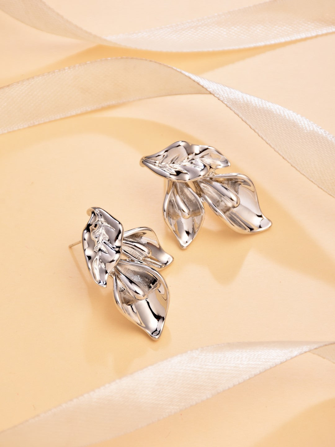 Silver Leaf Shape Earring - Reenisaa