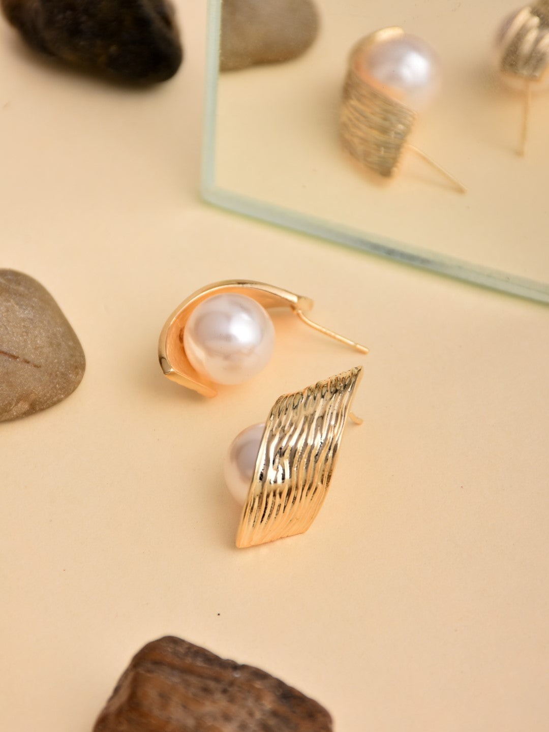 Pearl Stud Earring - Reenisaa