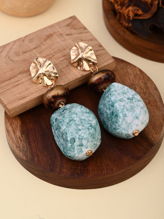 Emerald Aura Drop Earrings