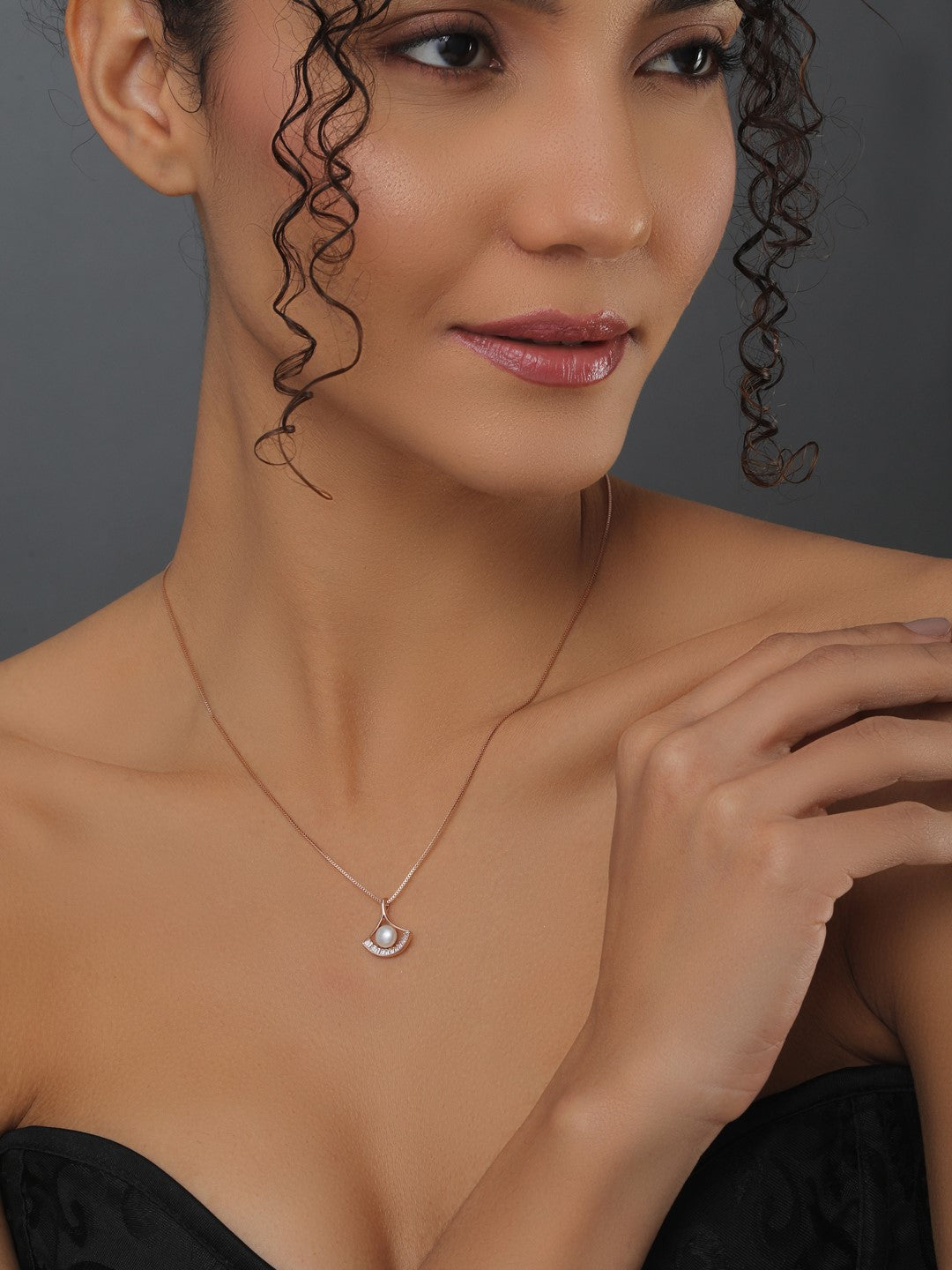 Pearl & Diamond Pendant Necklace