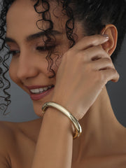 Chunky Gold Cuff Bracelet for Modern Glamour