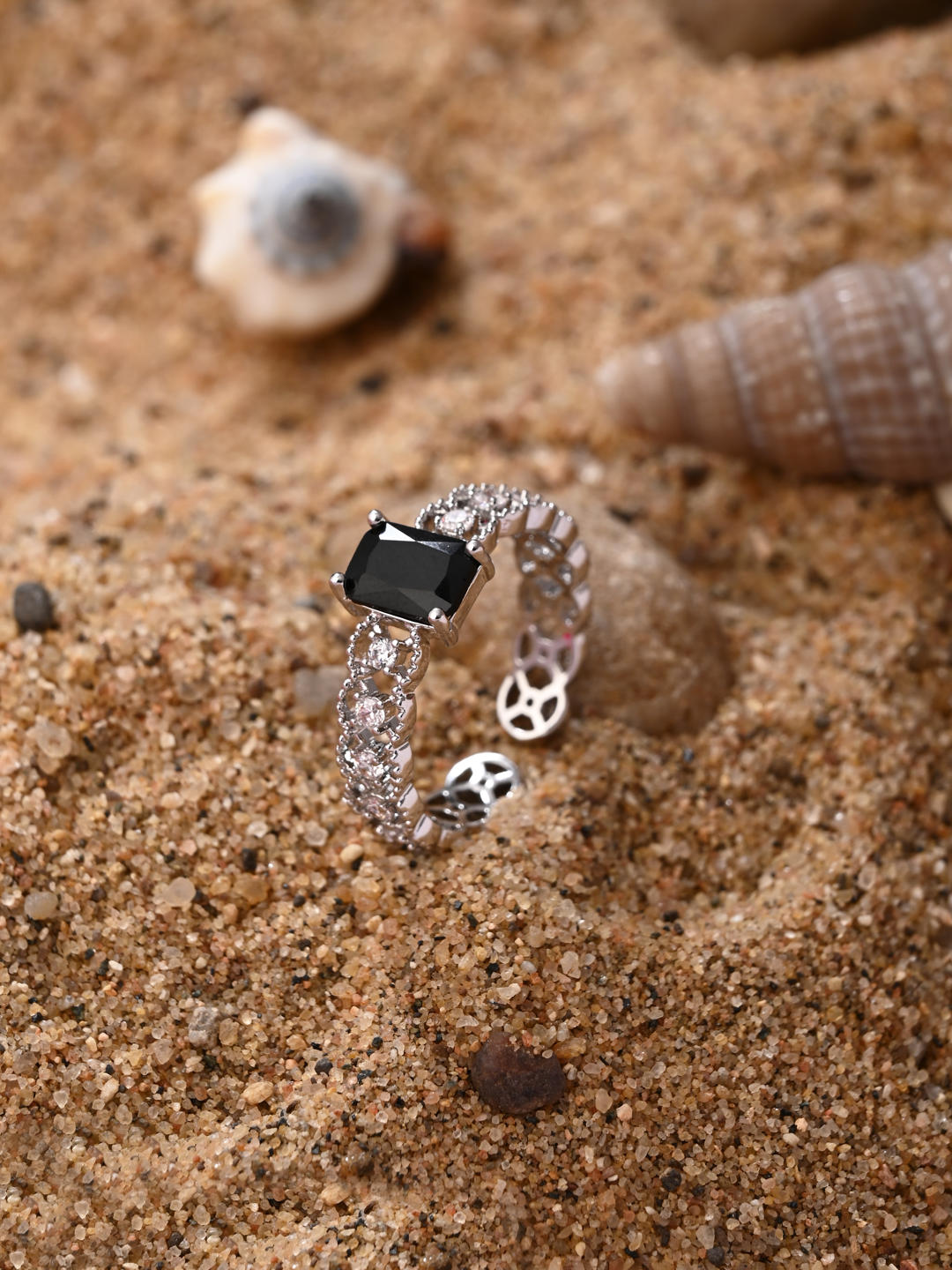 Midnight Solitaire Luxe Ring – Silver