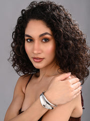 Molten Wave Sculpt Bangle – Silver