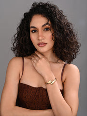 Fluid Crest Open Bangle – Gold