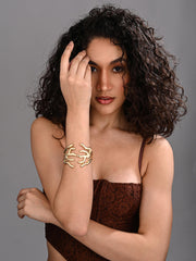 Coral Crest Sculpt Bangle – Gold