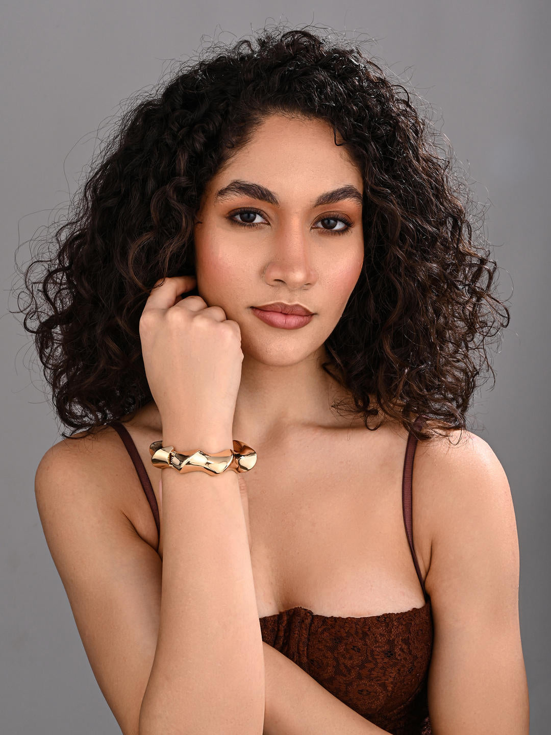 Solar Bloom Sculpt Bangle – Gold
