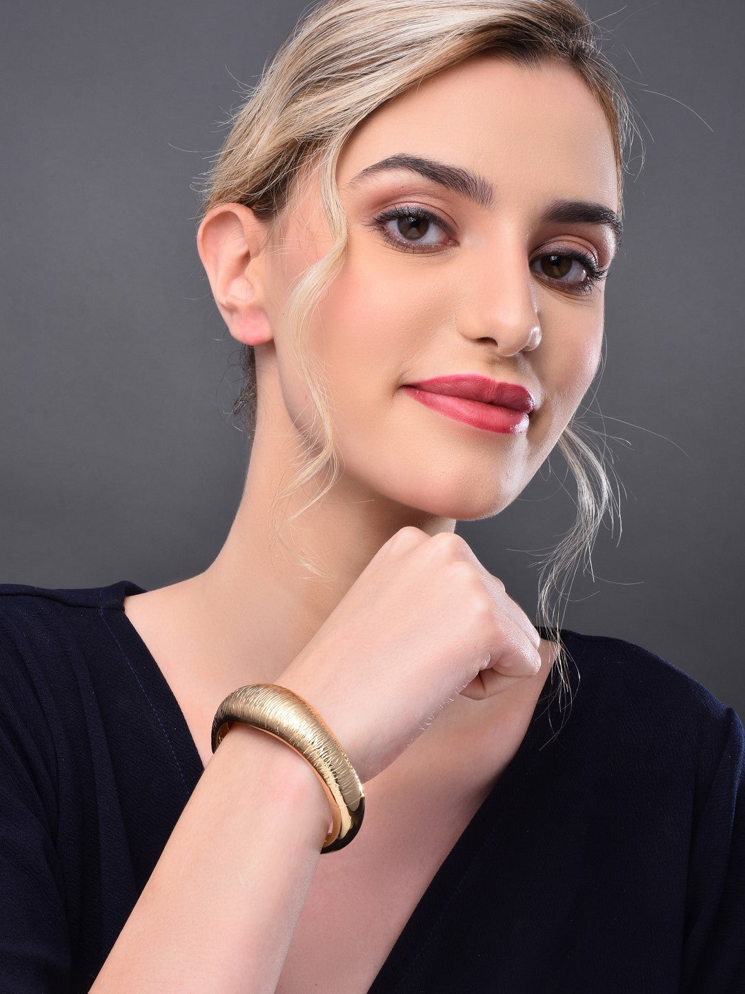 Brushed Adjustable Stripe gold bangle