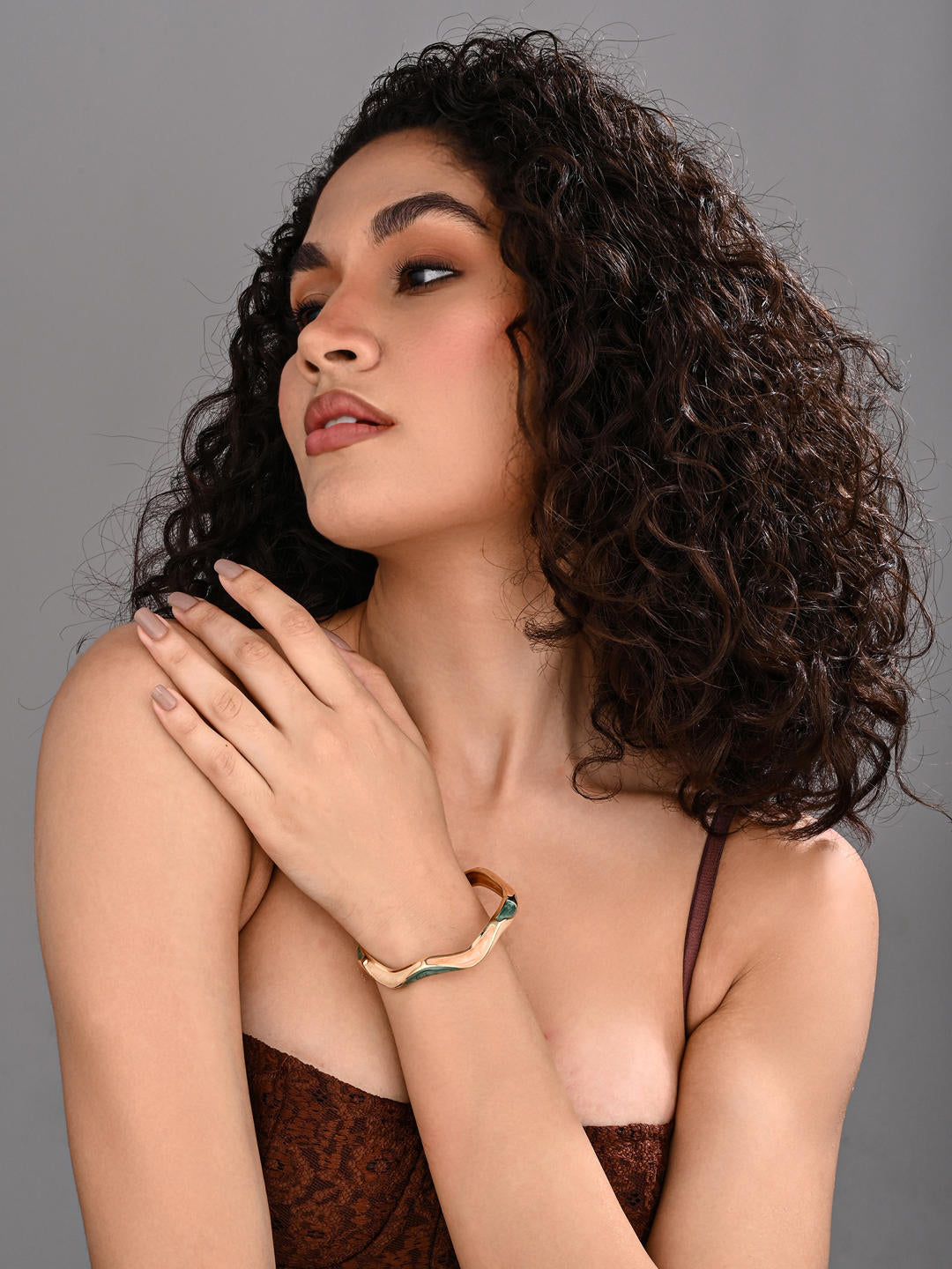 Enamel Ripple Wave Bangle – BEIGE