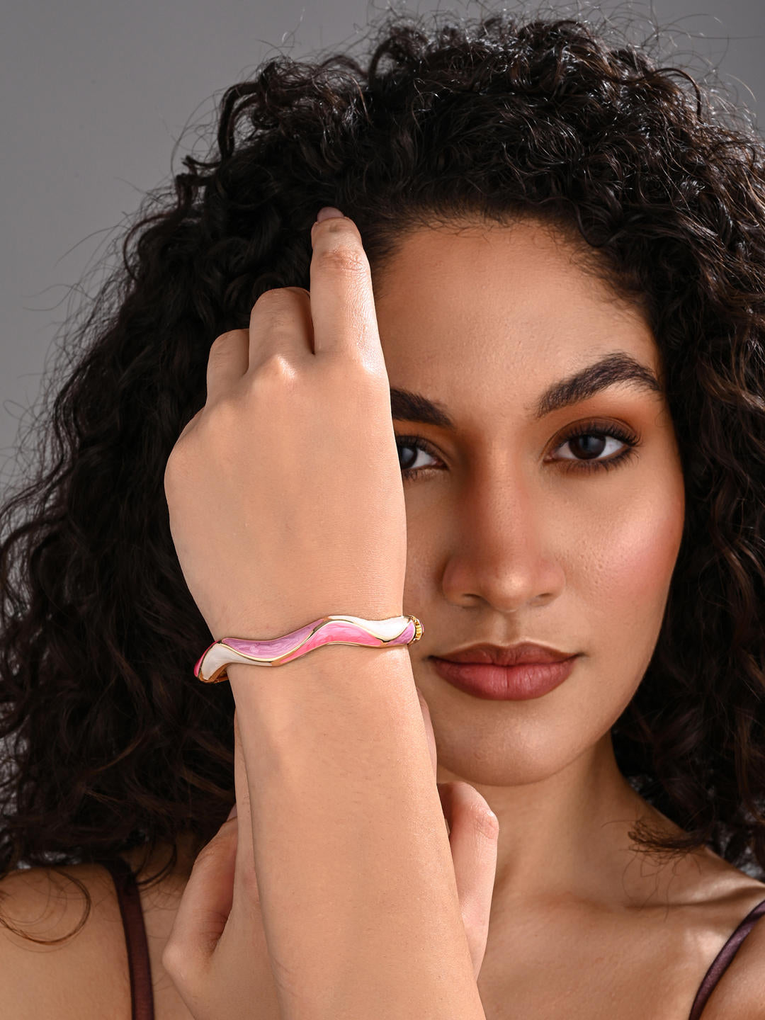 Enamel Ripple Wave Bangle – Pink