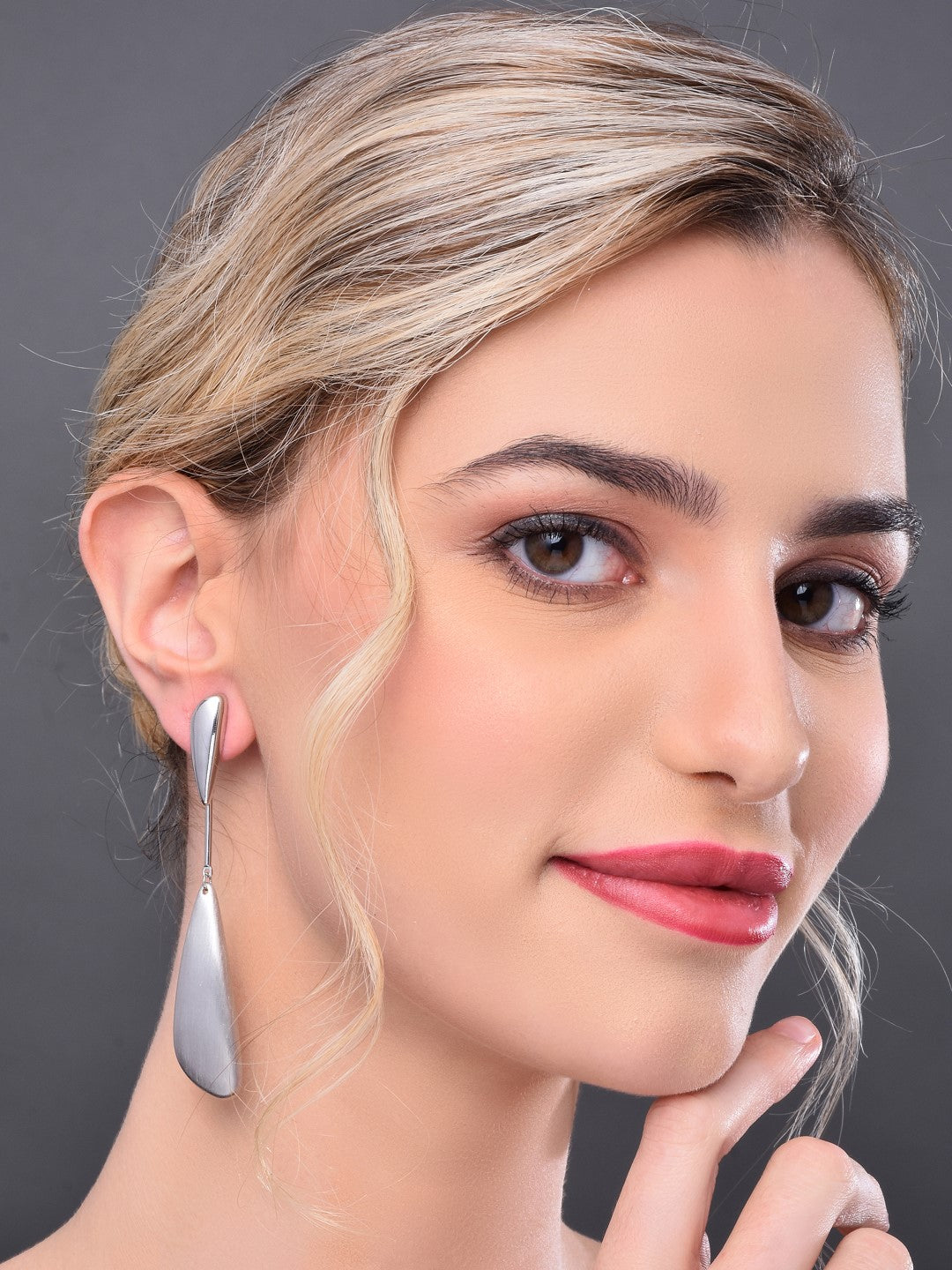 Elegant Tassel Silver Earring