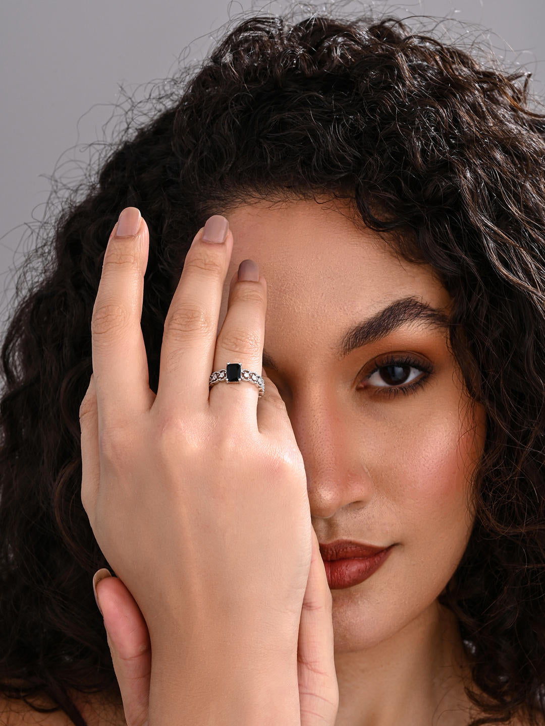 Midnight Solitaire Luxe Ring – Silver