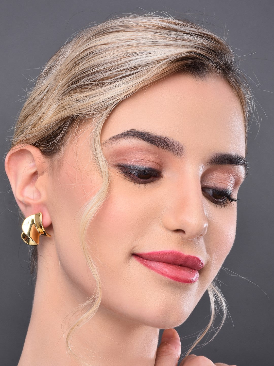 Twirl Stud Earring Gold