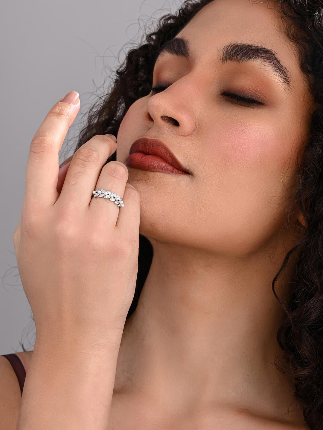Crystal Petal Crown Ring – Silver