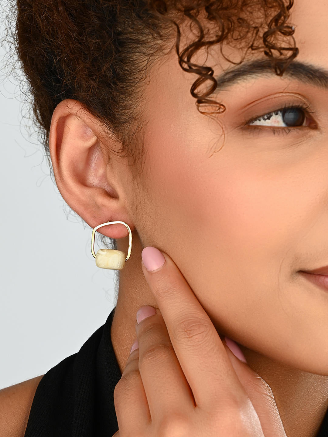 Frost Edge Studs