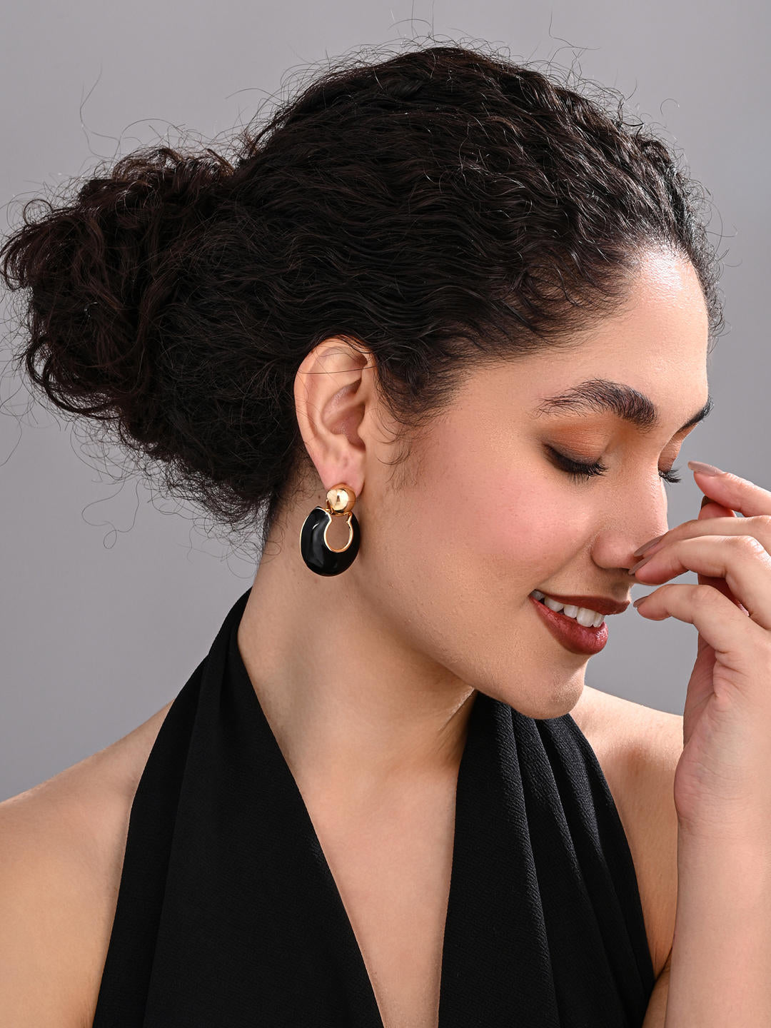 18k gold plated Black Round Earring