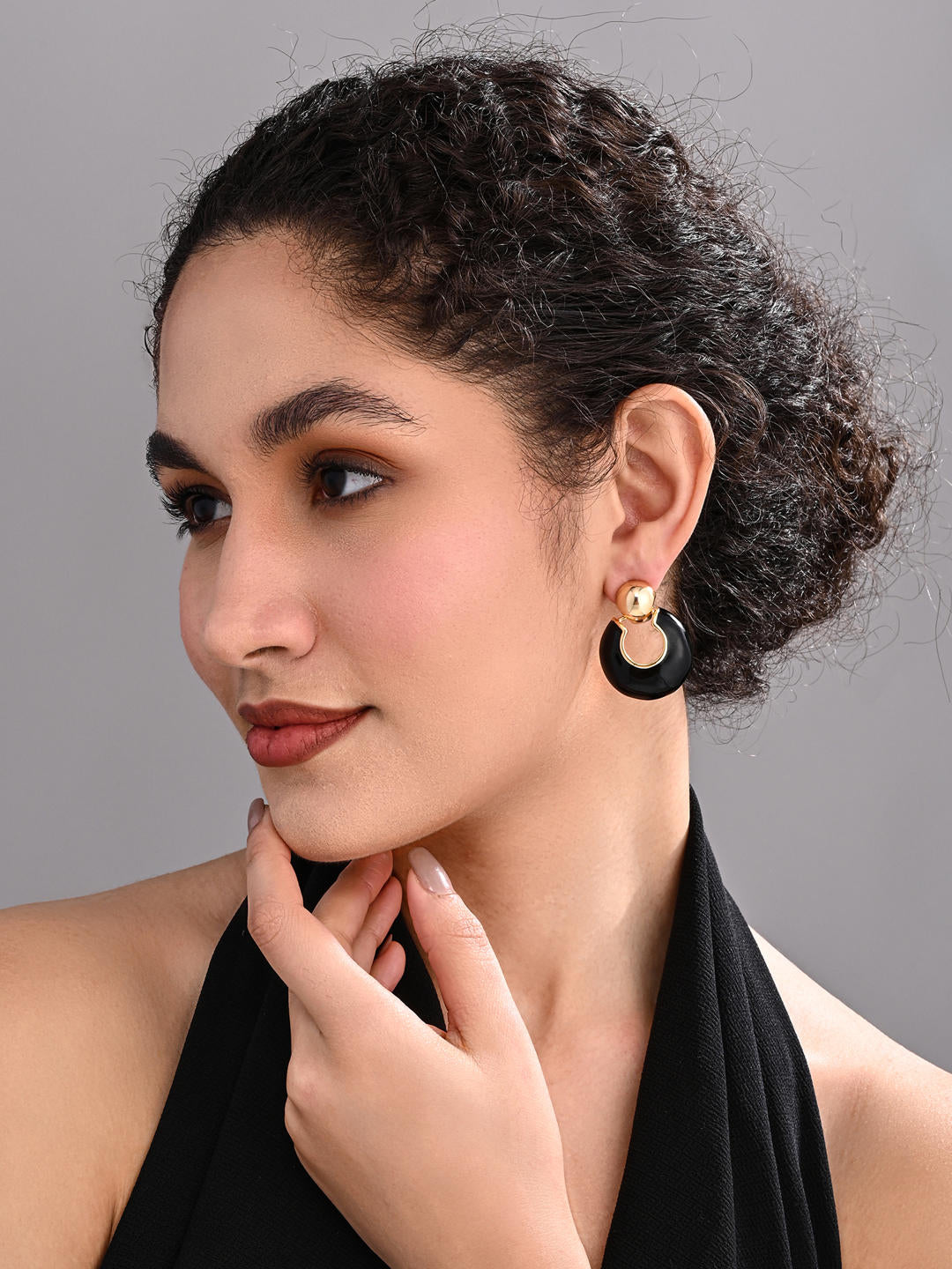 18k gold plated Black Round Earring