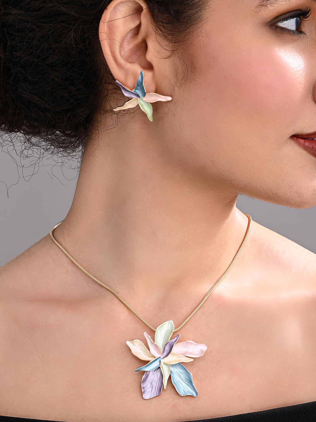 Pastel Petal Bloom Necklace Set
