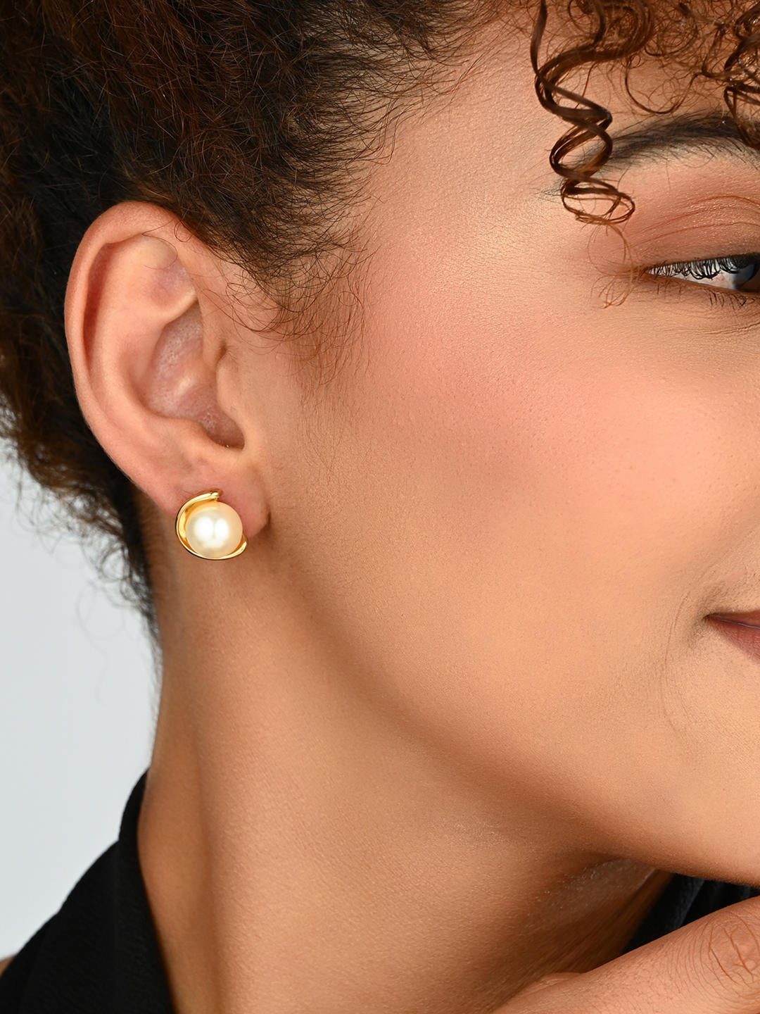Halo Pearl Earrings