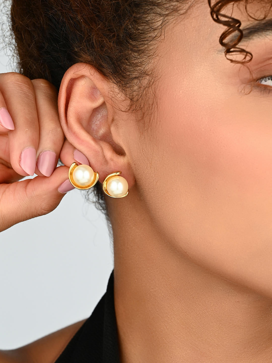 Halo Pearl Earrings