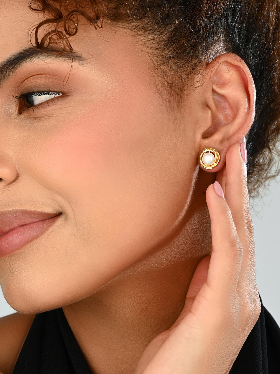 18k Gold Plated Pearl Glow Studs