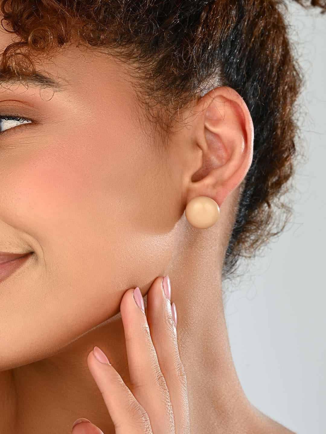 Nude Glow Stud Earrings