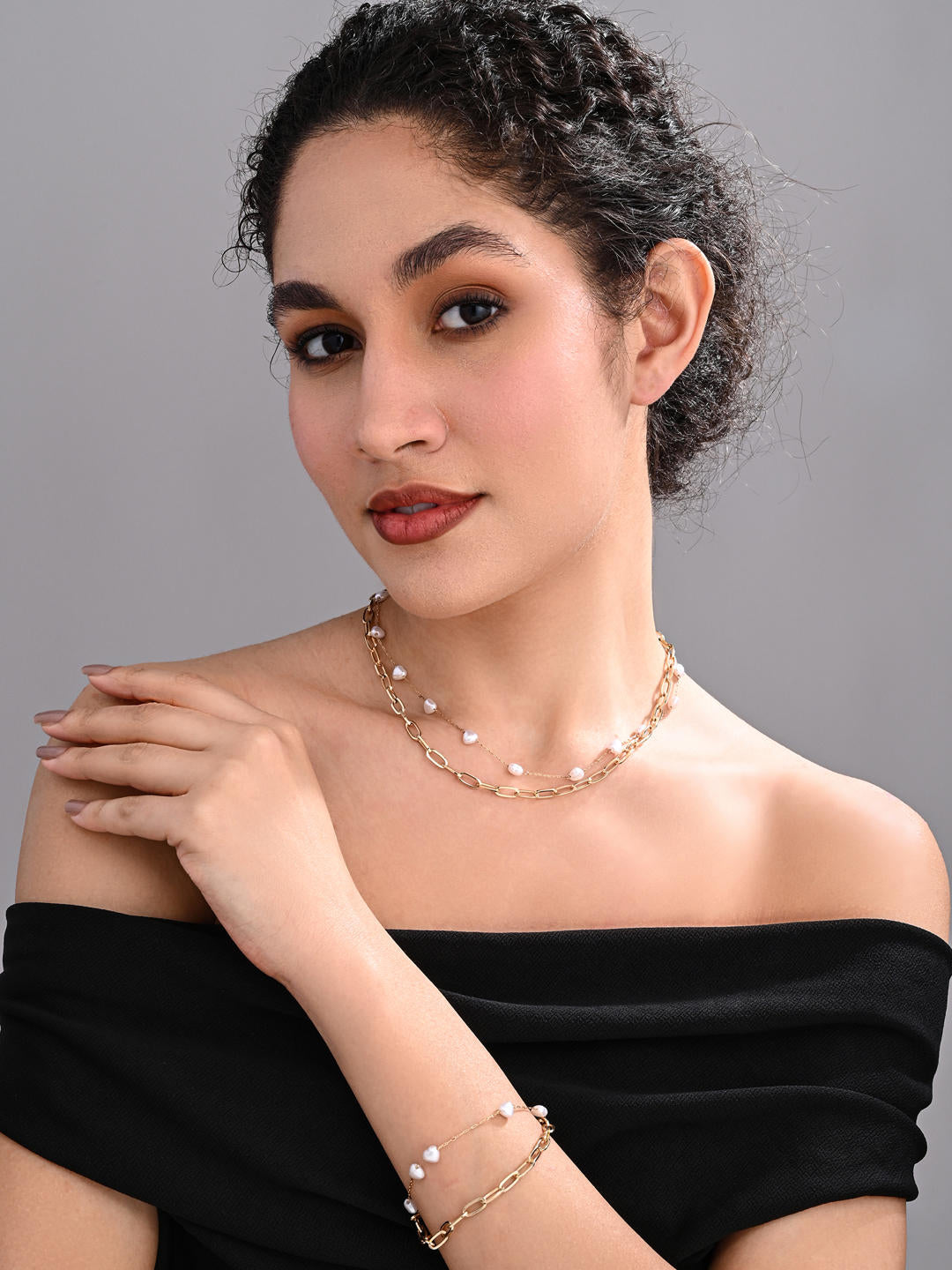 Luxe Loop Pearl Necklace and Bracelet Set